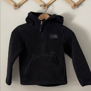 The North Face Black Sherpa Pullover size 6 kids